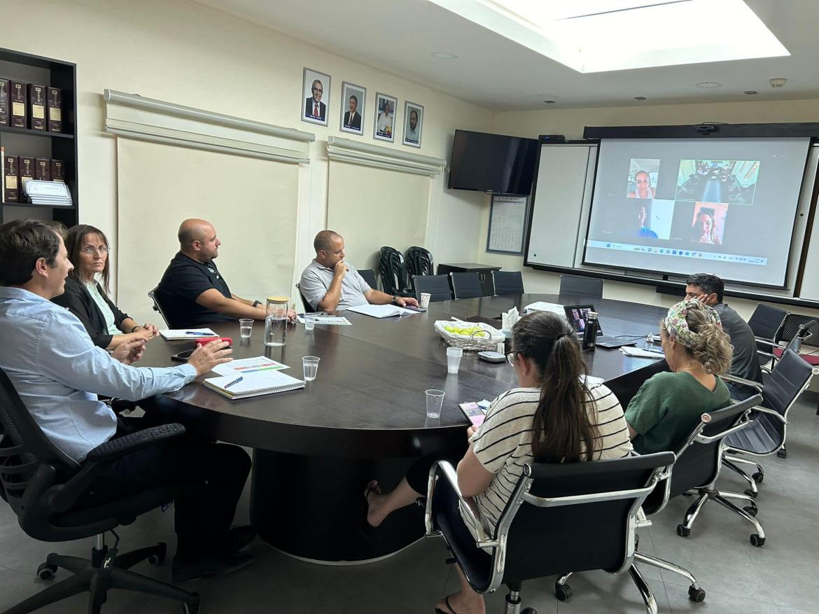 ישיבה עם עובדי המועצה  וקהילת ניר יצחק